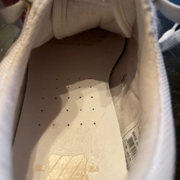 K SWISS Classic White Canvas Sneakers - Picture 9 of 9